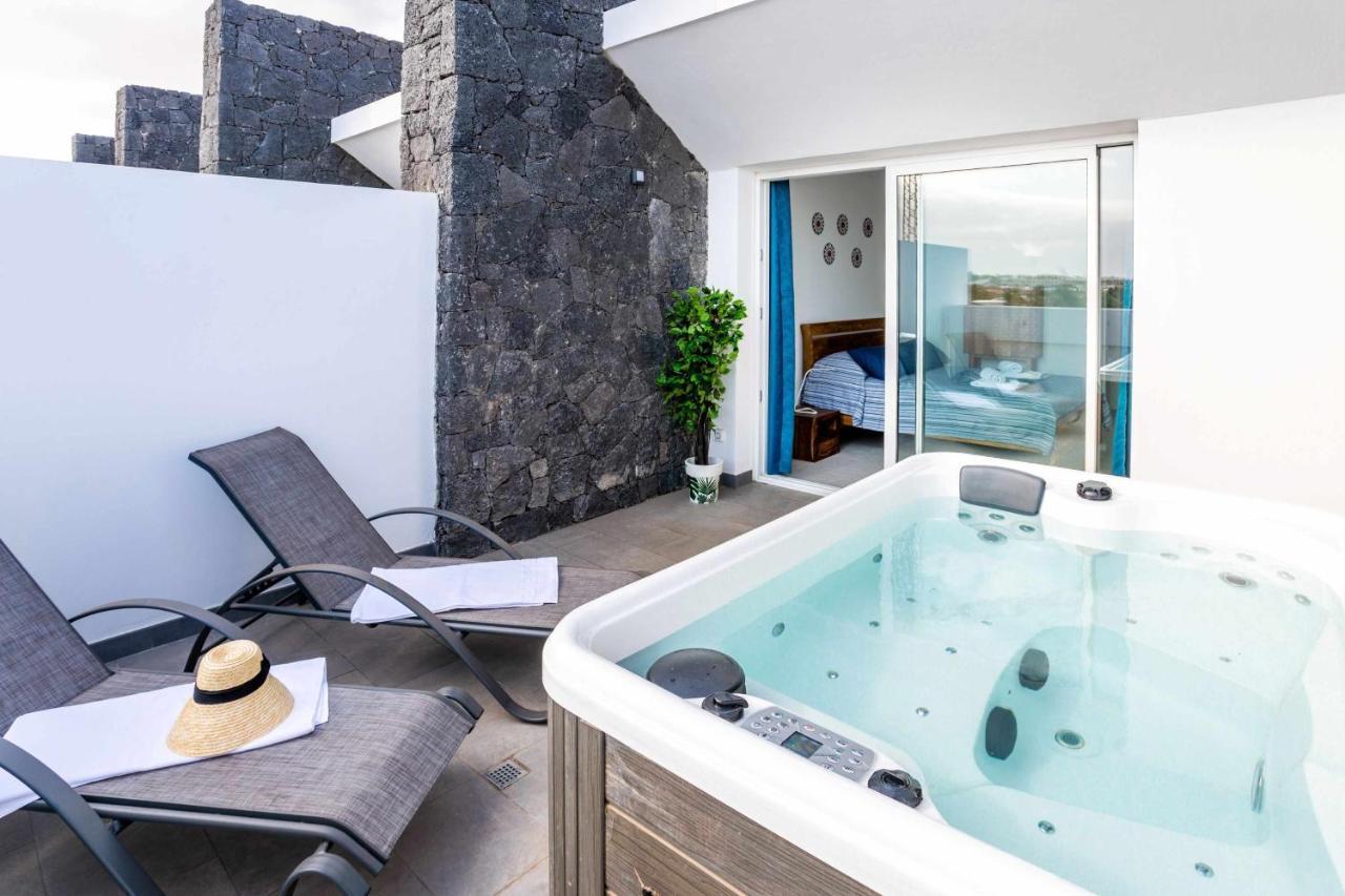 Monterey House Playa Blanca Villa Exterior photo