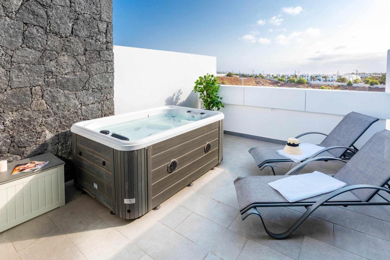 Monterey House Playa Blanca Villa Exterior photo