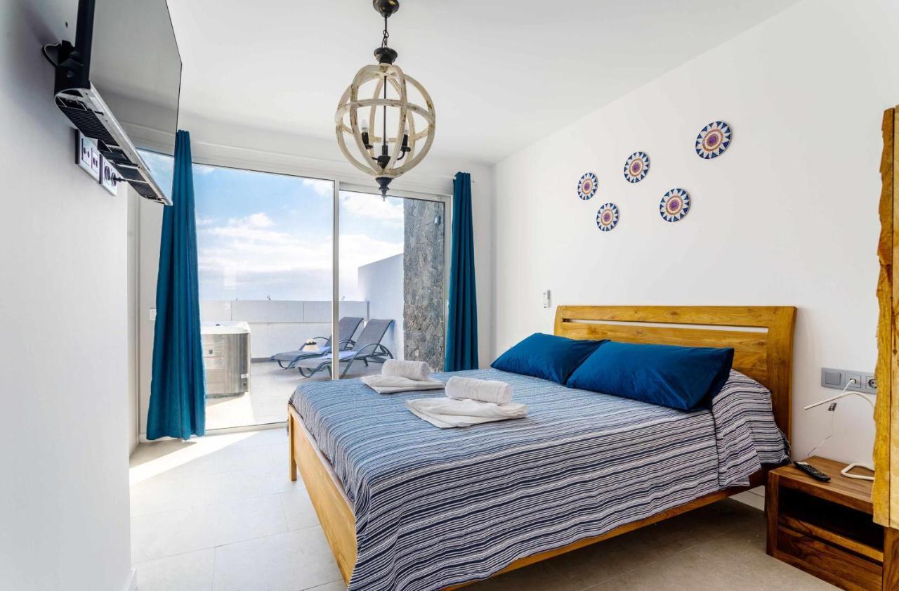 Monterey House Playa Blanca Villa Exterior photo